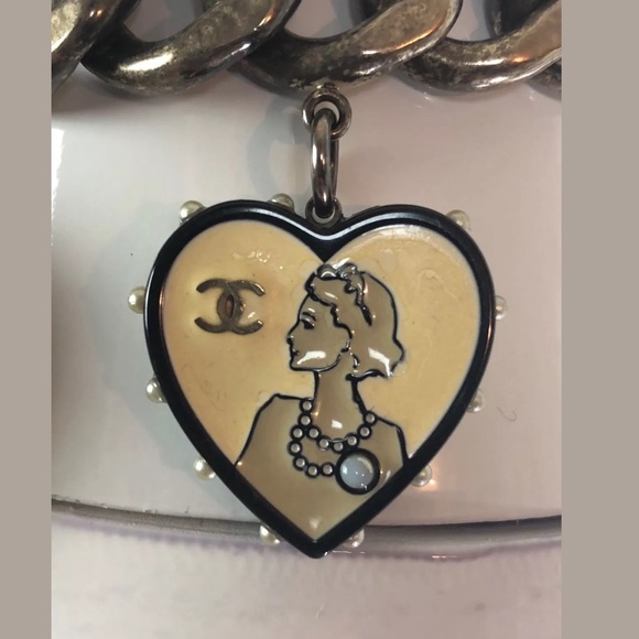 Chanel CoCo Chanel Valentines Charm Belt main image 4